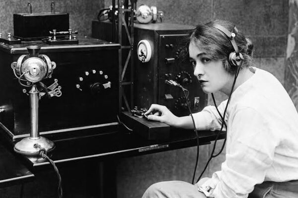 The Telegraph and the Speed of News: How the Electric Wire Revolutionized Reporting