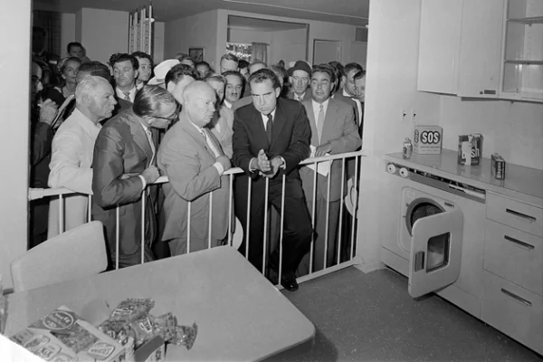 The Kitchen Debate: How the 1959 Nixon–Khrushchev Exchange Was Reported in the American and Soviet Press