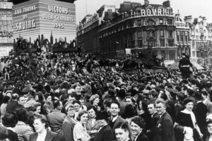 United Kingdom in 1945: A Year of Victory and Transformation