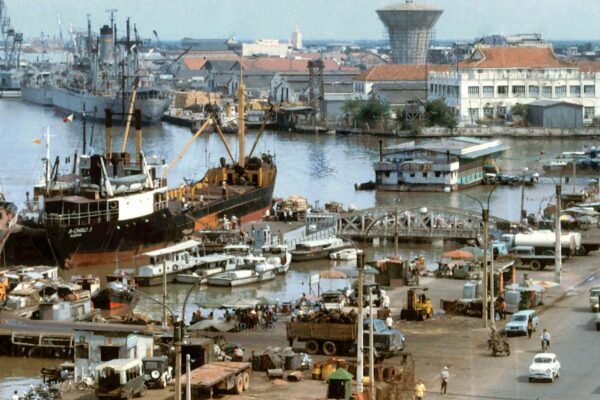 Saigon in 1965: A City at War Through the Eyes of Foreign Correspondents