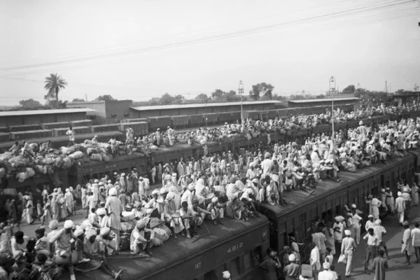 The Partition of India in 1947: Voices from the Refugee Trains