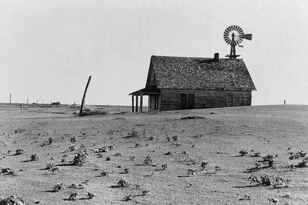 The Dust Bowl Through Contemporary Photographs and Letters: The Great Plains in the 1930s