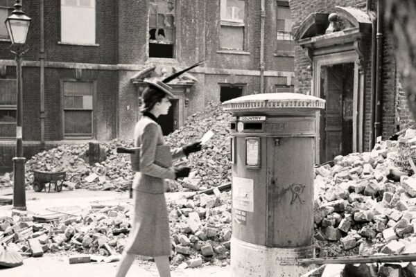 Everyday Life in London During the Blitz: Letters and Diaries from 1940