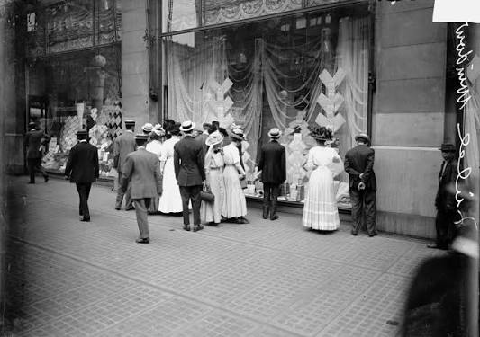 The Rise of the Department Store: Shopping and Leisure in 1900