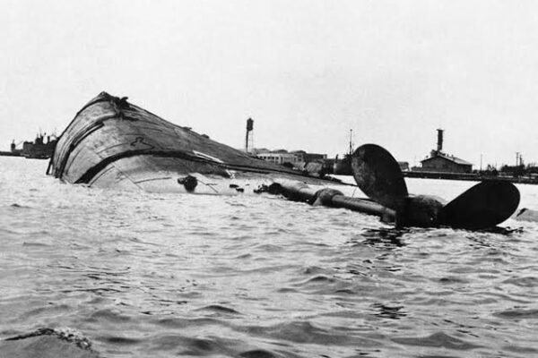 Pearl Harbor Through Eyewitness Accounts: The Day of Infamy as Seen by Those Who Were There