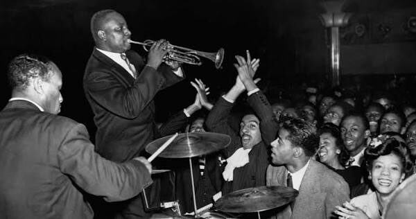 The Harlem Renaissance Through Eyewitness Accounts: Art, Music, and Identity in the 1920s