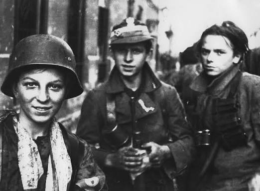 World War II Through Eyewitness Accounts: The War as Seen by Those Who Lived It