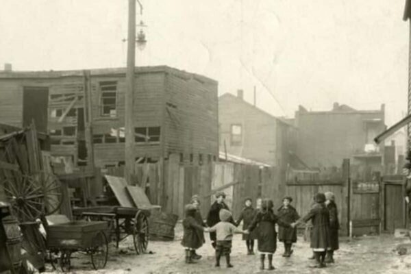 Everyday Life in 1900: Labor, Leisure, and the Dawn of a New Century
