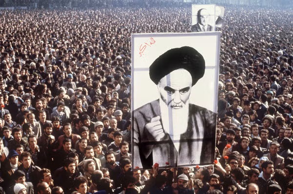 Eyewitness Accounts of the Iranian Revolution: Letters and Diaries from Tehran, 1979