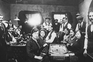 The Jewish Immigrant Experience in 1880s London: From Whitechapel to the East End