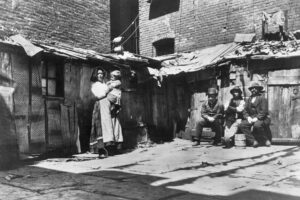 Tenement Life in Early 20th-Century New York: Immigrant Neighborhoods and Daily Survival